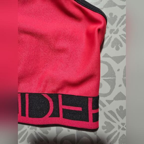 Under Armour x DC Comics Batman Sports Bra – Size Small - Picture 7 of 10